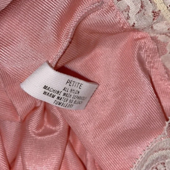 Vintage peach silky maxi nightgown slip size small - Picture 5 of 6